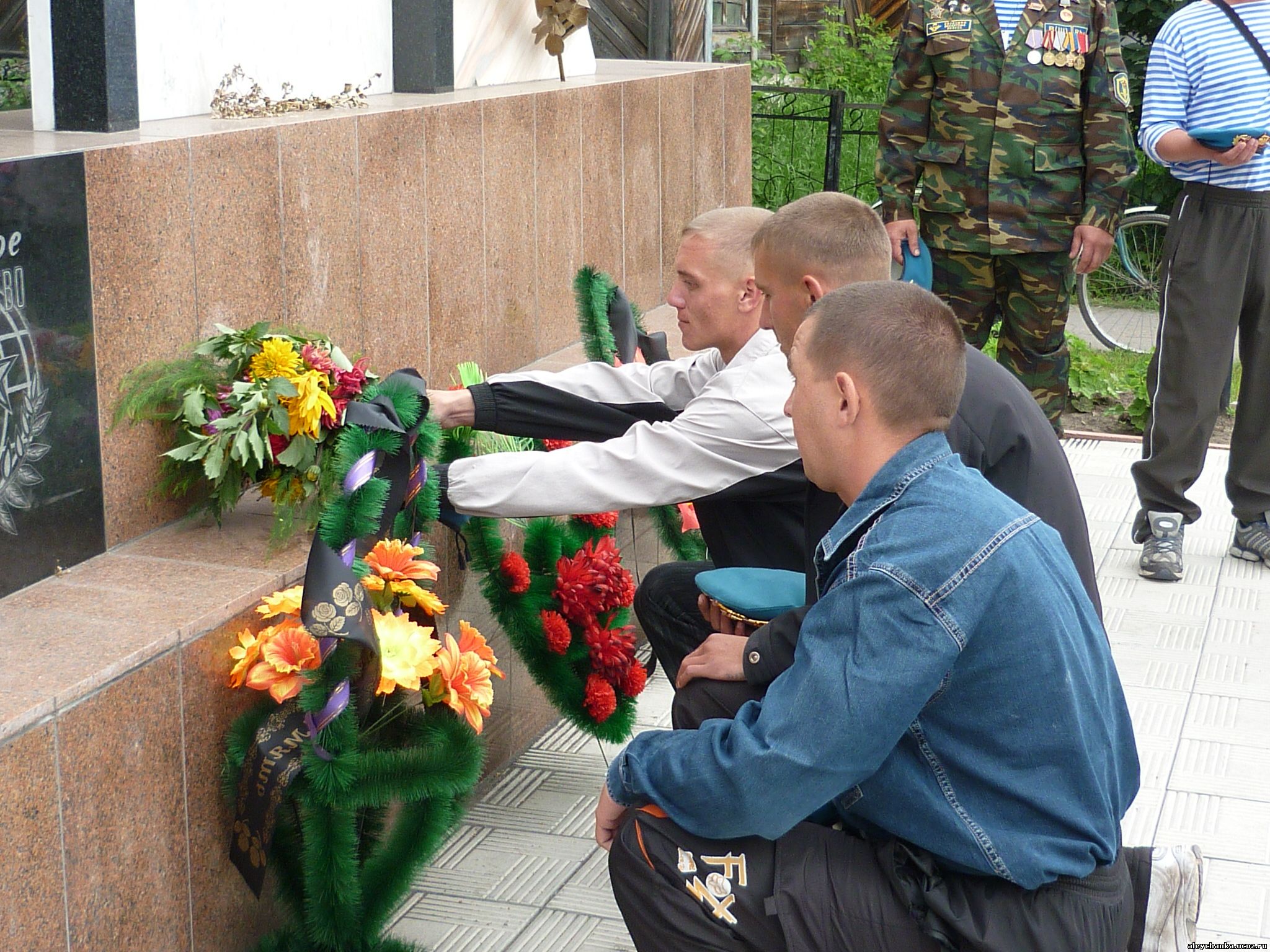 возложение венков к памятнику участникам локальных войн